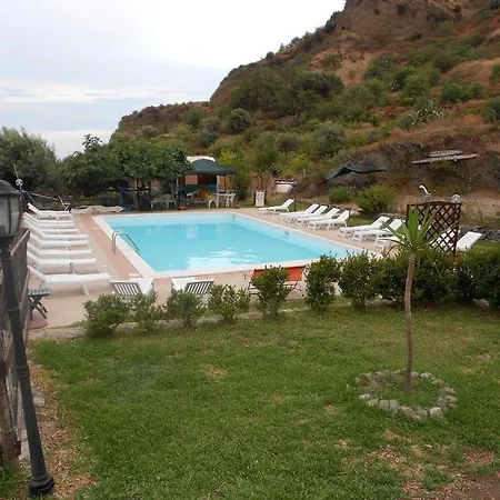 La Degli Amici * Санта-Тереза-ди-Рива