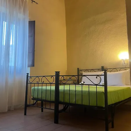 La Degli Amici Санта-Тереза-ди-Рива